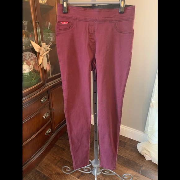 NWOT OMG Coco + Carmen Wine Burgundy Skinny Pants sz Small - Picture 2 of 4